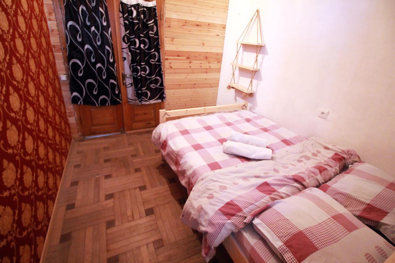 Sheni Hostel Tbilisi Exteriör bild
